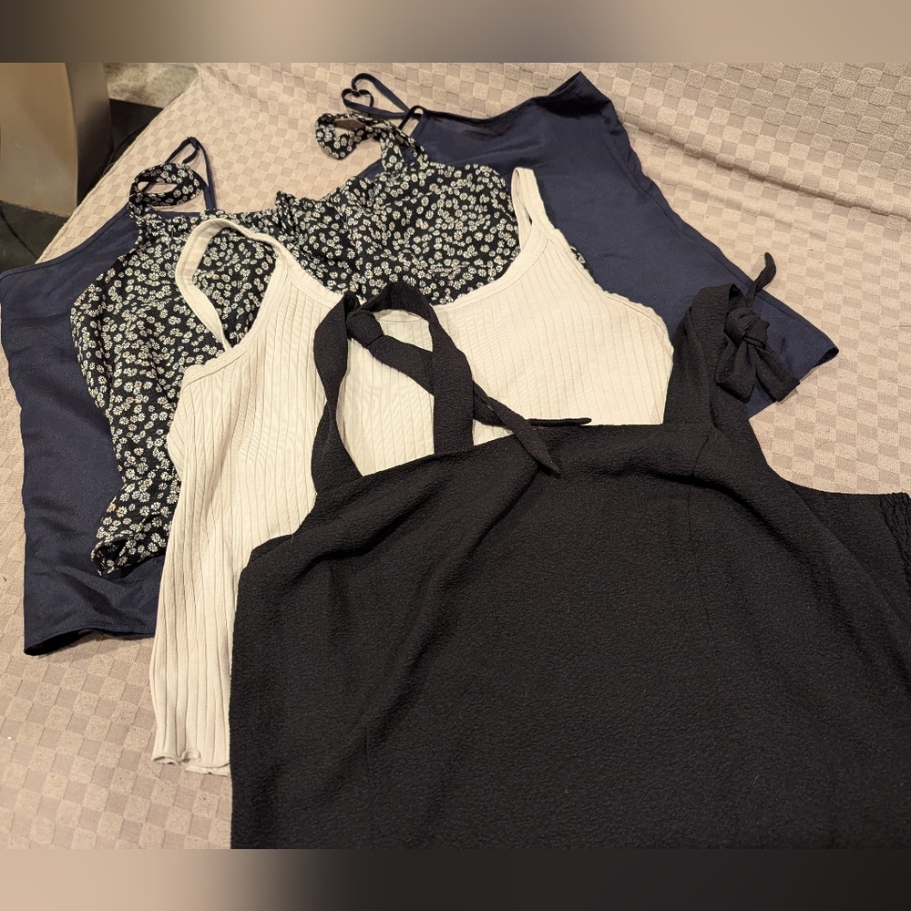 Tank Top Semi-Cropped LOT